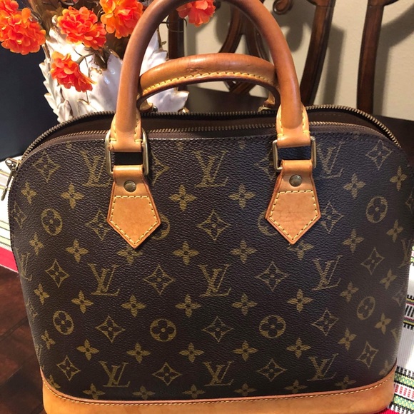Authentic LV Alma - Picture 1 of 6